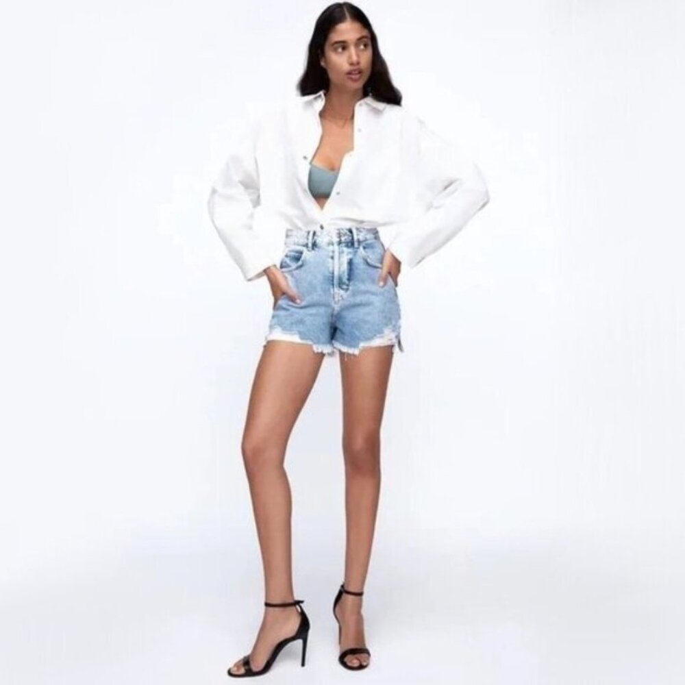 NWT Zara light blue wash ripped high rise fit denim jean shorts 0